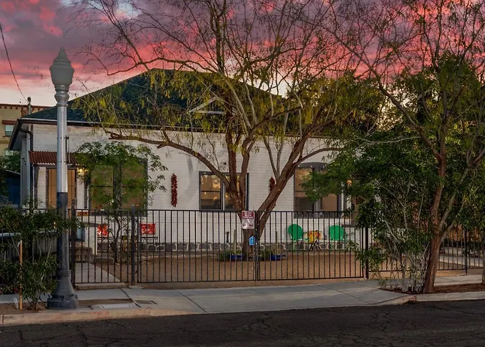 Historic Duplex, Near 4th And Congress, 1 Bedroom 1 Ba