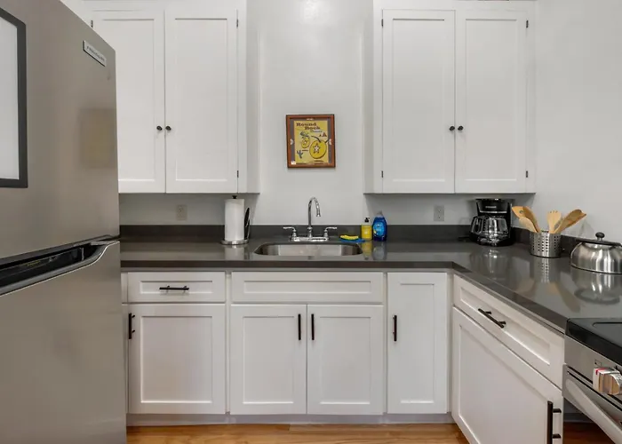 Historic Duplex, Near 4th And Congress, 1 Bedroom 1 Ba *