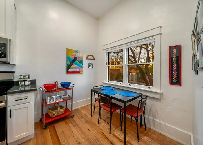 Сasa de vacaciones Historic Duplex, Near 4th And Congress, 1 Bedroom 1 Ba
